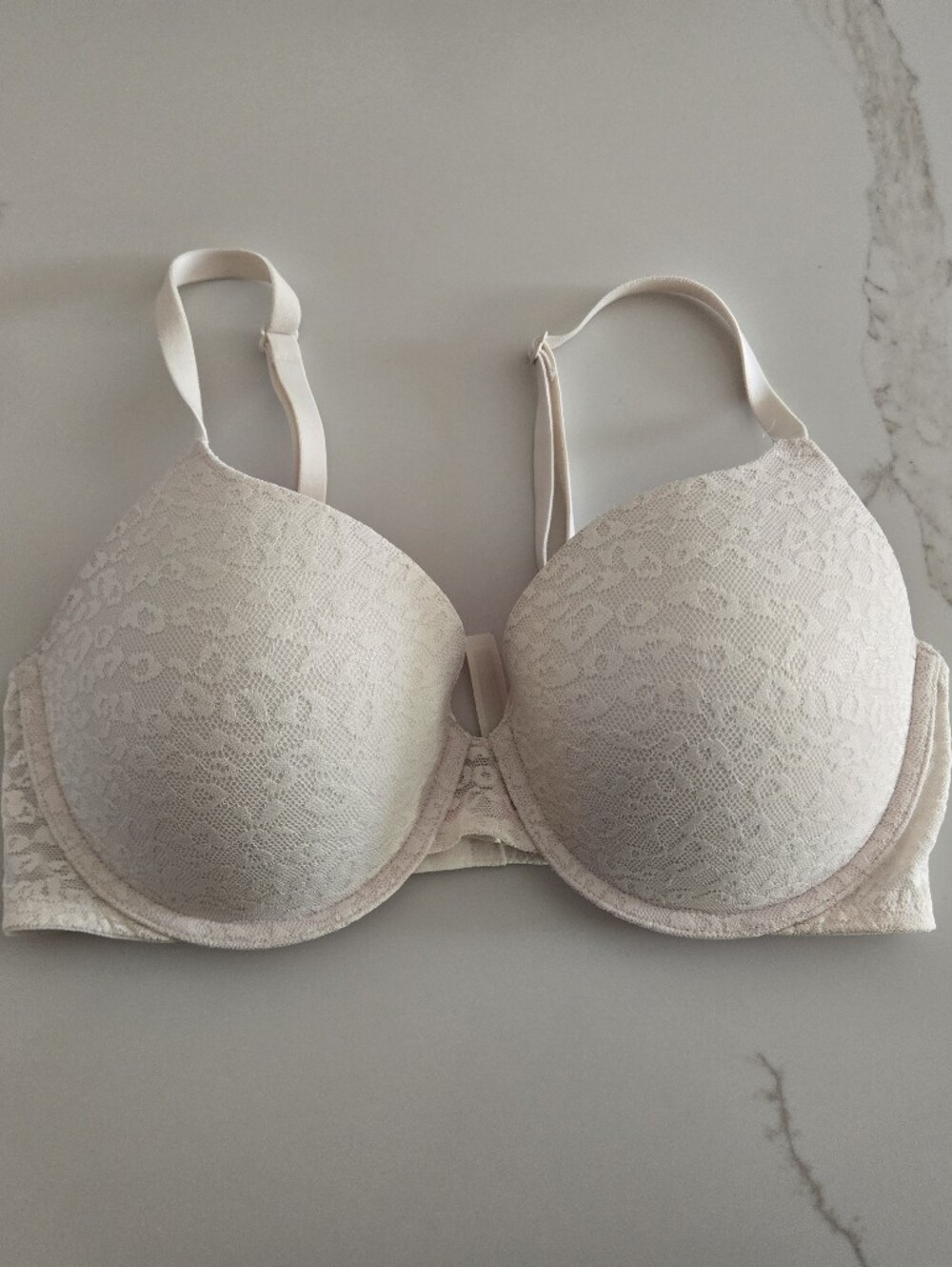 PINK Wear Everywhere T-shirt Lightly Lined Bra